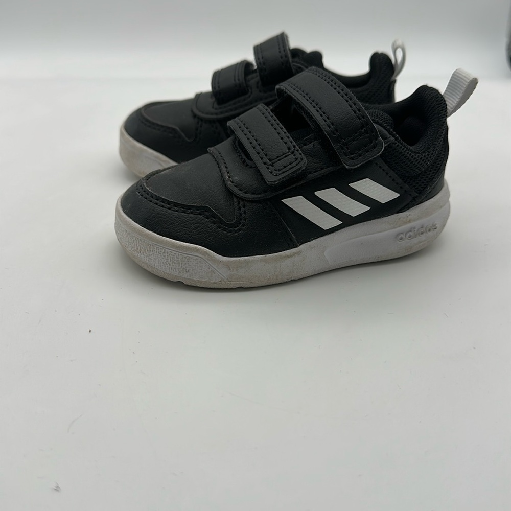 Adidas Tensaur Toddler shoes black size 5